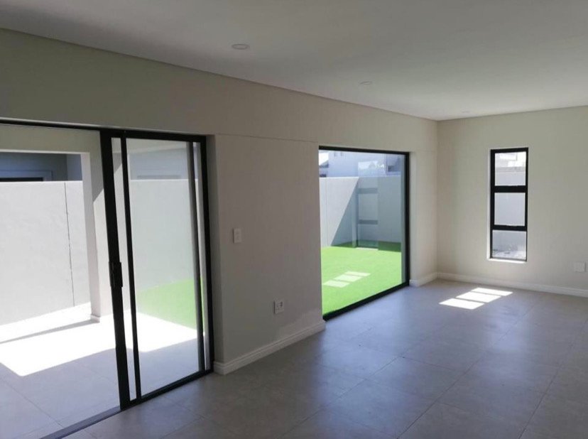 3 Bedroom Property for Sale in Sandown Western Cape